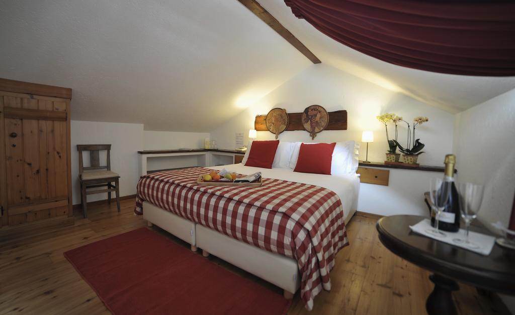 Hotel La Grange - Animal Chic Hotel Courmayeur Exterior photo