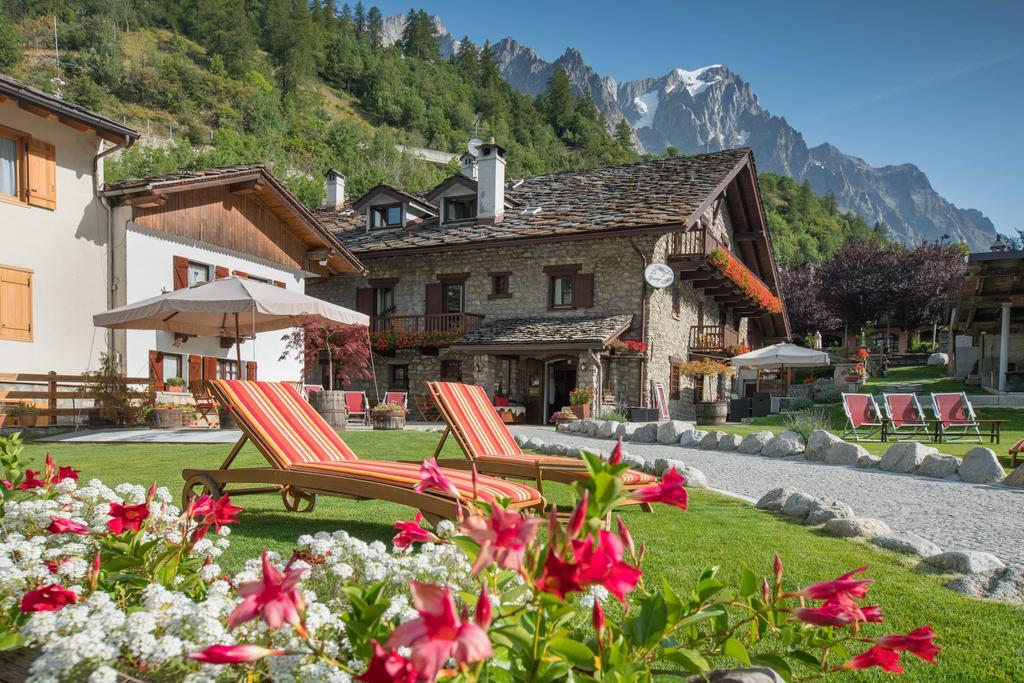 Hotel La Grange - Animal Chic Hotel Courmayeur Exterior photo